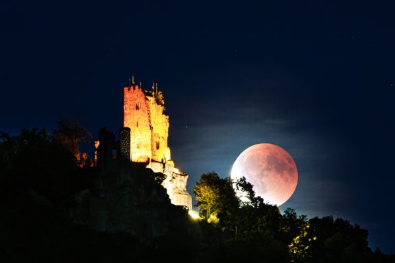 Blutmond am Drachenfels